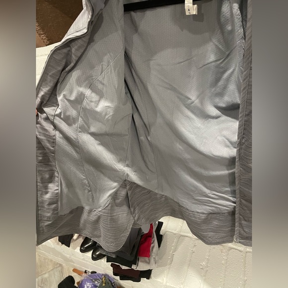 Lululemon Make a Break Jacket - Picture 16 of 16